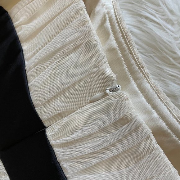 Size 12 Party dress cream white with black lace detail and black ribbon back bow - Picture 3 of 5